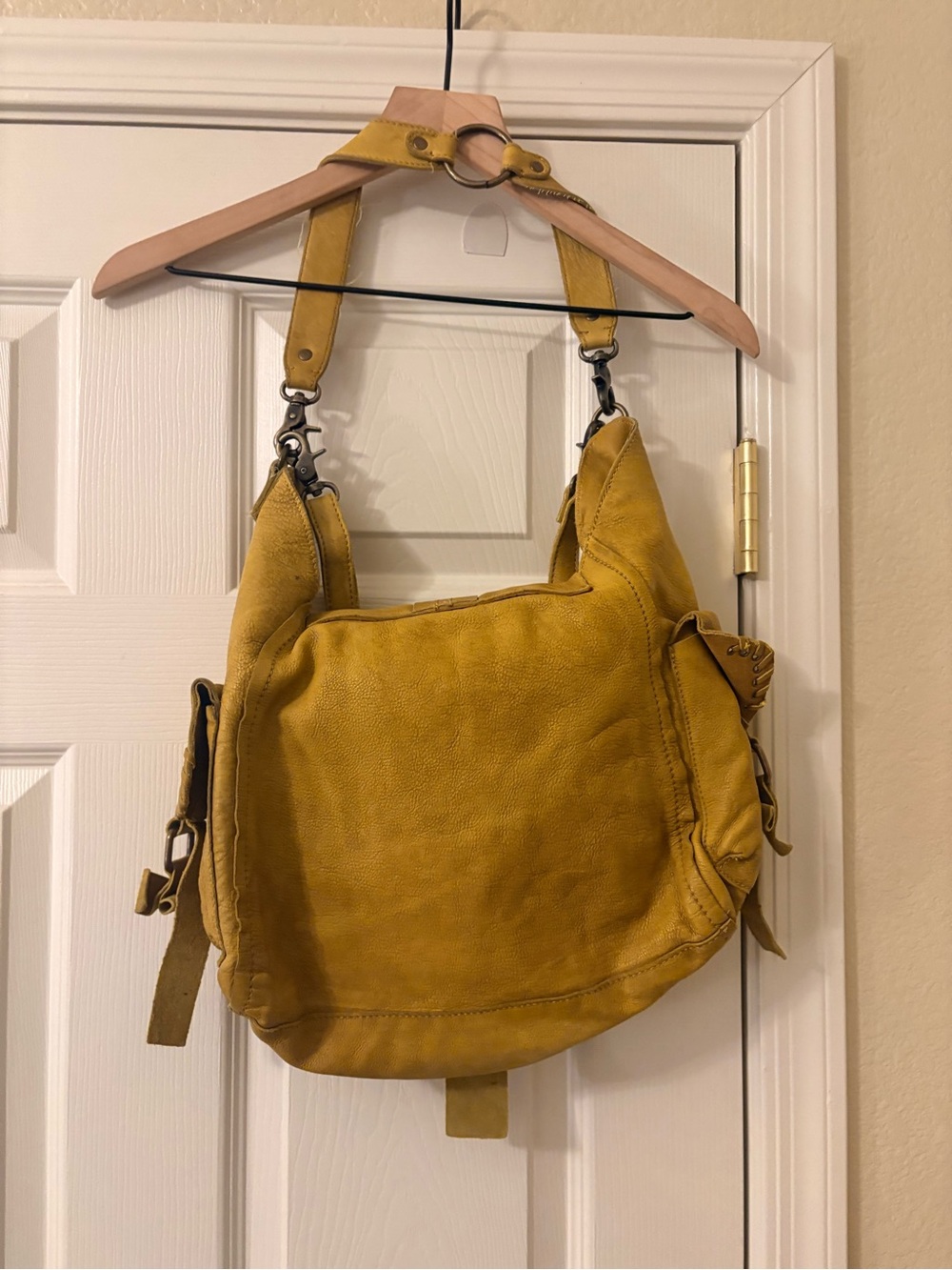 WE THE FREE Leigh Distressed Hobo Bag 🔥 Bronze - Picture 4 of 4